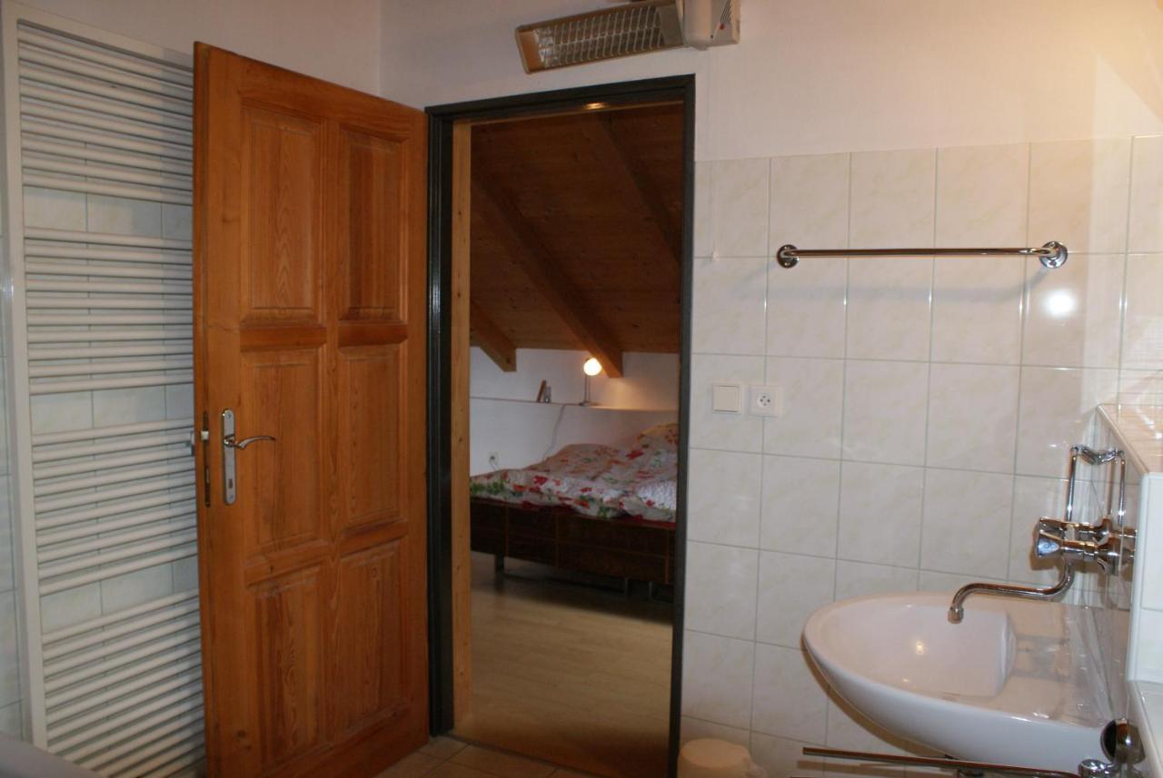 Rustikale Und Grosszuegige Ferienwohnung Kasperske Hory Luaran gambar